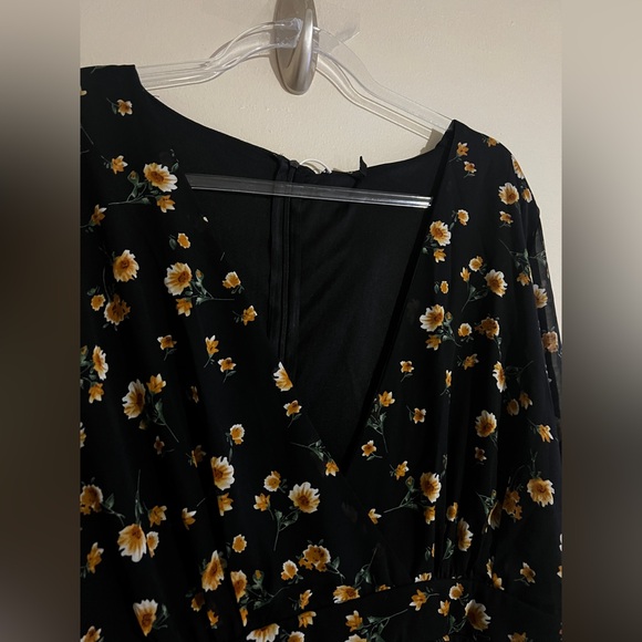 Plus Ruffle Hem Floral Mini Dress - Picture 8 of 9